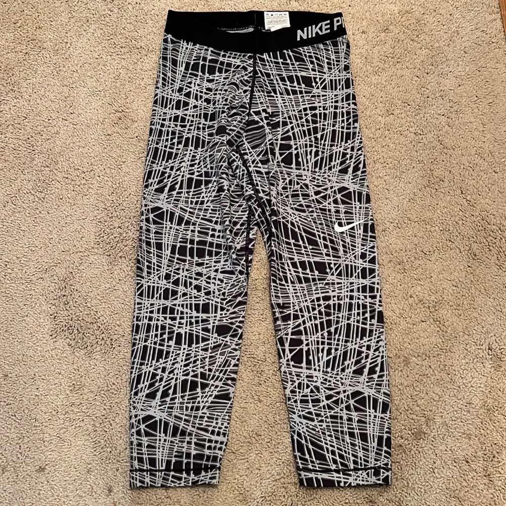 Nike Pro Cool Tracer Print Capri Leggings Black/Gray/White - Size Small